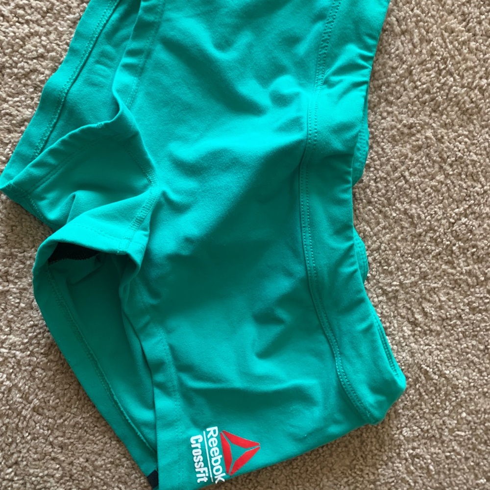 Reebok chaise shortie shorts